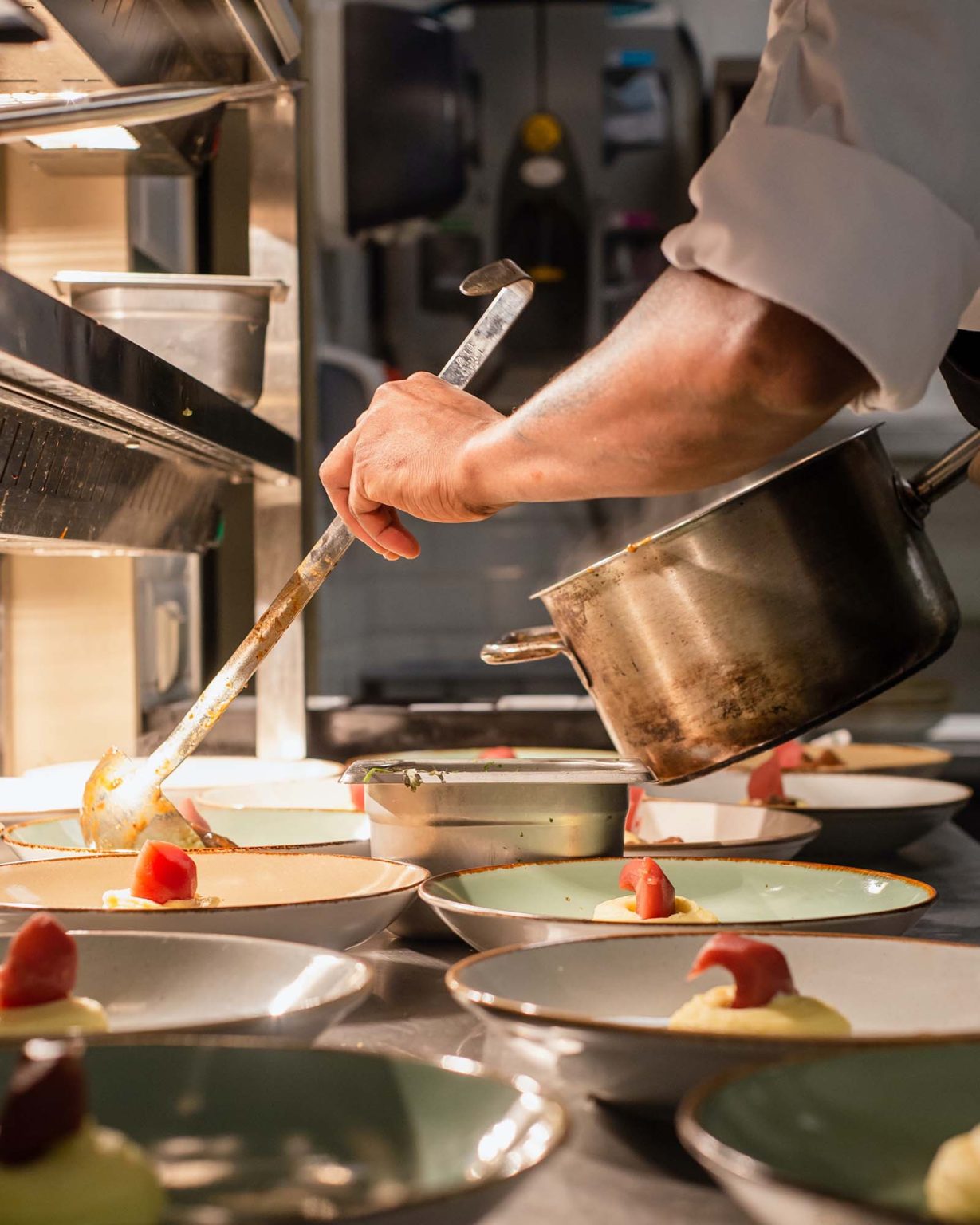 louis-hansel-kOXxHGByJ58-unsplash-1229x1536